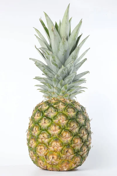 Ananas Ganze Raue Haut Scheiben Geschnitten — Stockfoto