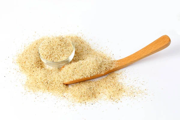 Psyllium Husk Isobgol beyaz arka plan üzerinde 