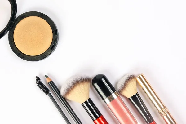 Skönhet Makeup Ansikte Hår Tillbehör Kosmetolog Konstnär Vit Bakgrund Kopiera — Stockfoto