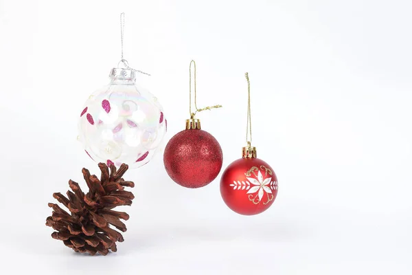 Christmas Röd Prydnad Dekoration Hangling Vit Bakgrund — Stockfoto