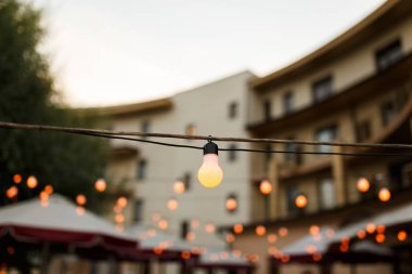 Düğün olaylar kutlama gece alanında asılı ampuller ısınma ile kablolu dize