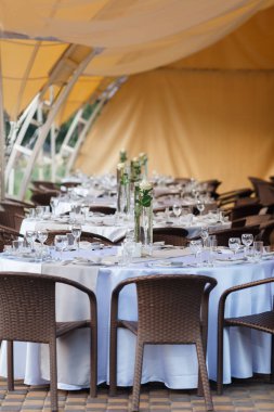 boş şarap gözlük Restoran iç hizmet güzel şarap bardakları servis,