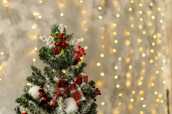 Vánoční Koule Ozdoby Krásné Vánoční Stromeček Interiér Zařízený Nový Rok — Stock fotografie