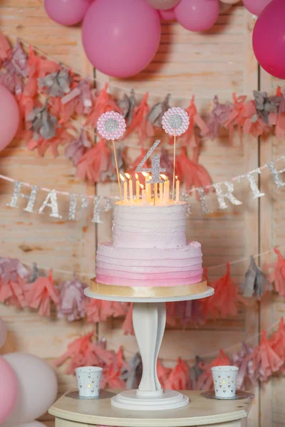 Cream pink cake for girl children's birthday — Stock Photo, Image
