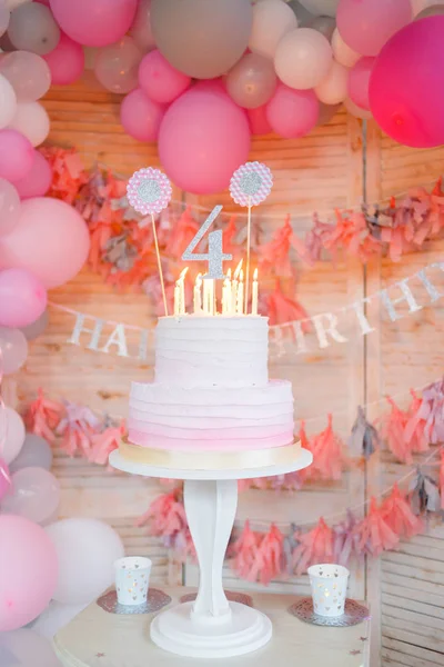 Cream pink cake for girl children\'s birthday