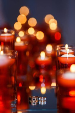 Alyanslar aynada yatıyor.