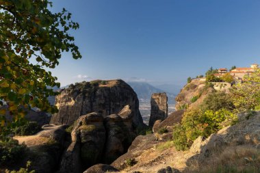 Meteora Kalabaka Yunanistan günbatımı sonbaharın panoramik görünüm