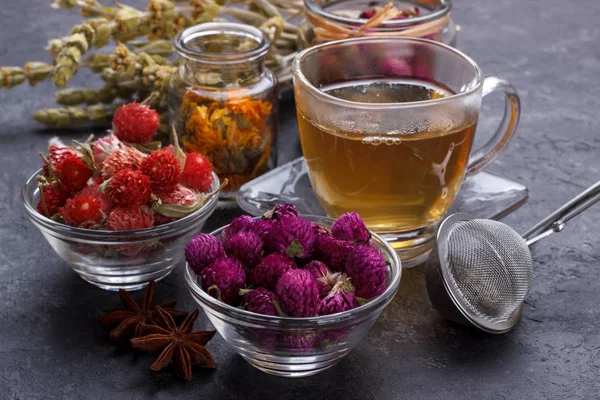 Kruiden Droge Bloemen Voor Gezonde Thee Zwarte Steen Achtergrond Kopiëren — Stockfoto