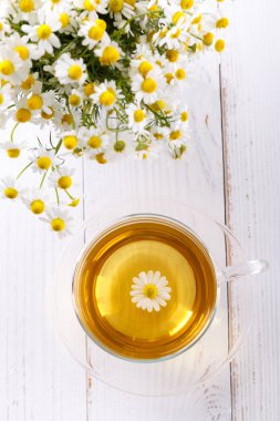 Sağlıklı papatya çayı