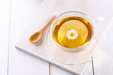 Sağlıklı papatya çayı