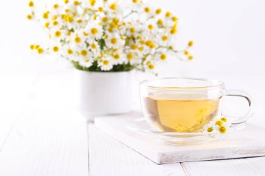 Sağlıklı papatya çayı