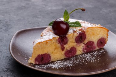 Ev yapımı vişneli börek