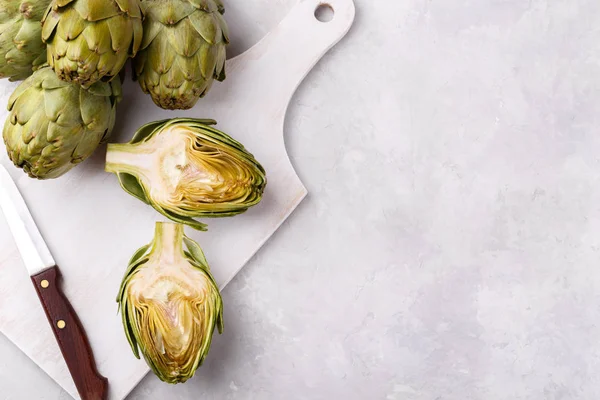 Ripe organic artichokes — Stock Photo, Image