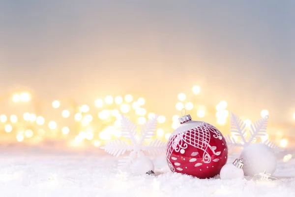 Plantilla Tarjeta Navidad Con Decoraciones Festivas Rojas Blancas Nieve Luces —  Fotos de Stock