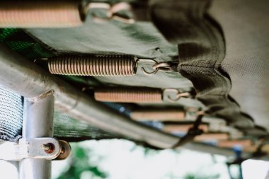 Trambolin yaylar, alt görünümü Kapat