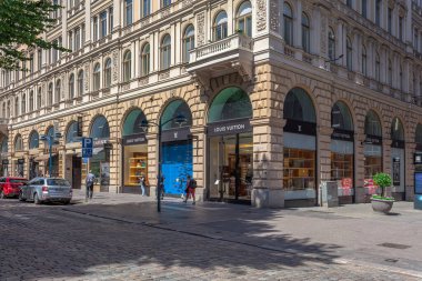 Helsinki, Uusimaa, Finlandiya. 6 Temmuz 2020, Şehir Sokakları. Güneşli yaz günü