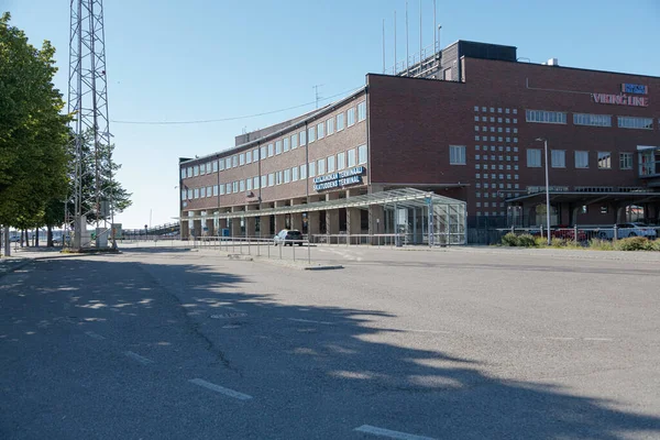 Helsinki, Uusimaa, Finnland, 20. Juli 2020. Hafen Katajanokka Terminal, Wikingerlinie, wegen Coronavirus verlassen — Stockfoto