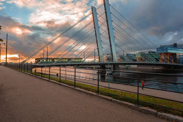 Helsinki, Uusimaa, Finnország Október 13, 2020 Bridge Island and walking tram — Stock Fotó