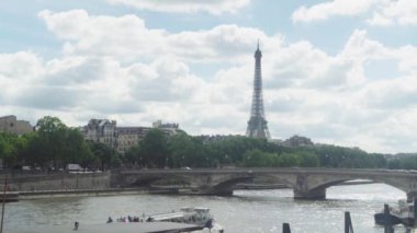 Eifel Kulesi, Paris, Invalides Köprüsü, zevk tekne Amerikan kilisede görünümünü