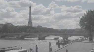 Eifel Kulesi, Paris, Invalides Köprüsü, zevk tekne Amerikan kilisede görünümünü