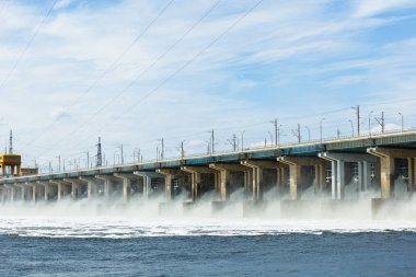 Hidroelektrik Santrali. Su damping. Volgograd, Volga Nehri, Rusya Federasyonu
