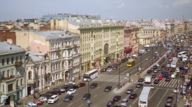 Ligovsky 'nin Moskova tren istasyonundaki yaya geçidinin havadan görünüşü