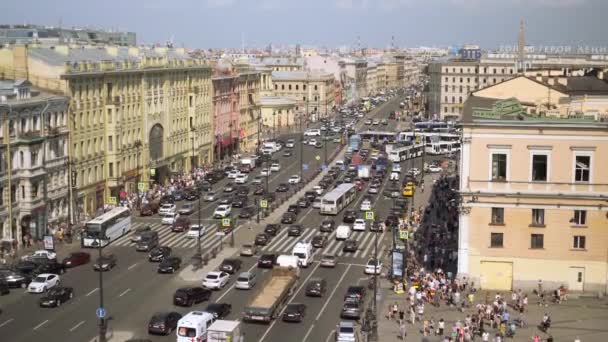 Aerial view of pedestrian crossing of Ligovsky prospect, Moscow railway station — Stock Video