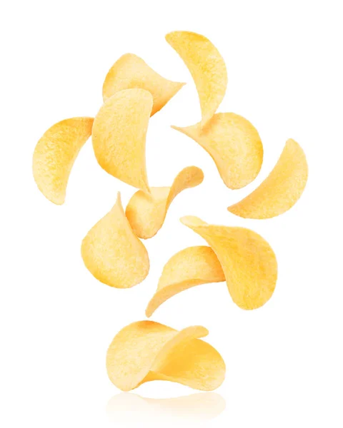 Kartoffelchips Ragen Aus Dem Stapel Mit Chips Isoliert Auf Weißem — Stockfoto
