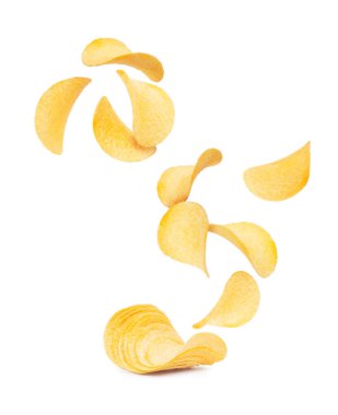 Beyaz bir arka plan üzerinde izole fişle kazık patates cipsi kalk