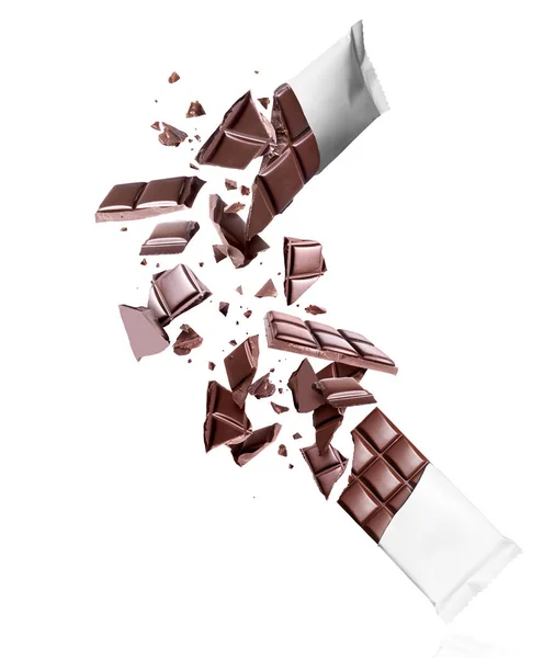 Csokoládé Rúd Két Részre Tört Csomagolásban Fehér Alapon Elkülönítve — Stock Fotó