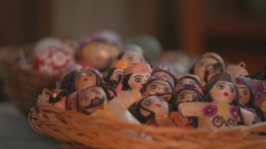 Paskalya yumurtaları ve hasır sepeti rakamlar