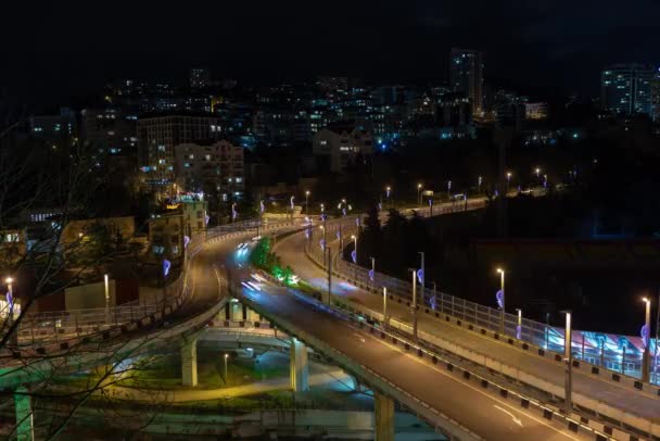 Iluminação Noturna Tráfego Urbano Uma Junção Sochi Prazo Validade — Vídeo de Stock