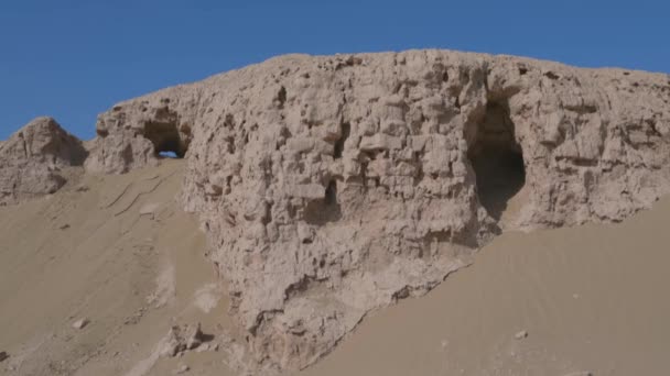 Ruinas Pueblo Abandonado Asia Central Día Soleado Ventoso Desierto — Vídeos de Stock