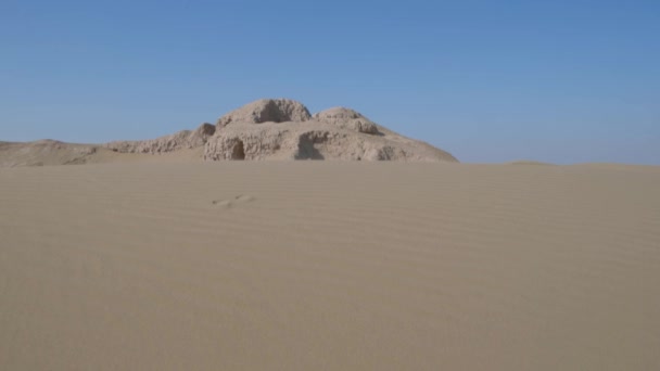 Ruinas Pueblo Abandonado Asia Central Día Soleado Ventoso Desierto — Vídeo de stock