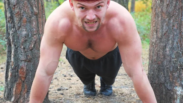 Portrait Strong Man Doing Push Ups Crazy Expression Face Male — Stock Photo, Image