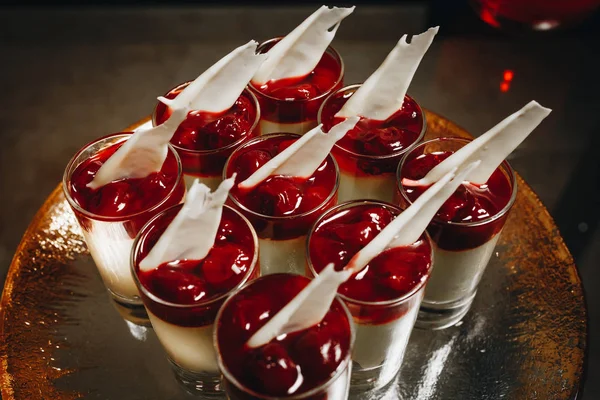 Catering Weddings Mousse Dessert Cherry Cheesecake Jar — Stock Photo, Image