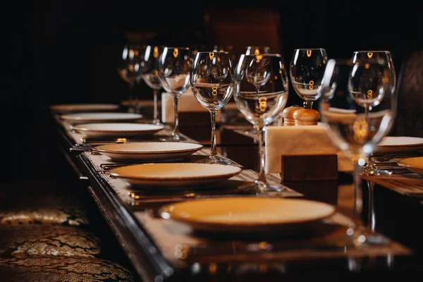 Luxus-Geschirr schöne Tischdekoration im Restaurant — Stockfoto