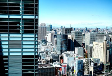 Tokyo, Japonya 10.02.2018 panoramik modern şehir manzarası havadan görünümü finansal alandaki Tokyo binalarının ve canlı mavi gökyüzü, Japonya. Asya iş kavramı Emlak ve kurumsal İnşaat.
