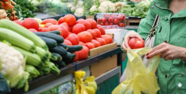 Satış taze ve organik sebze ve meyve, yeşil Pazar veya çiftçi pazarda Belgrad hafta sonu boyunca. Tüm için sağlıklı beslenme, yaşam tarzı