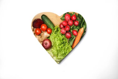 Sağlıklı yaşam ve sağlık kavramı gıda, kalp ile. Keto diyet gıda maddeleri beyaz arka plan üzerinde. Üstten görünüm, düz yatıyordu. Ketogenic diyet kavramı