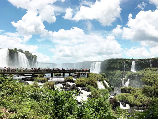 Iguazu Falls are one of the worlds famous natural waterfalls, on the border of Brazil and Argentina. — Stock Photo, Image