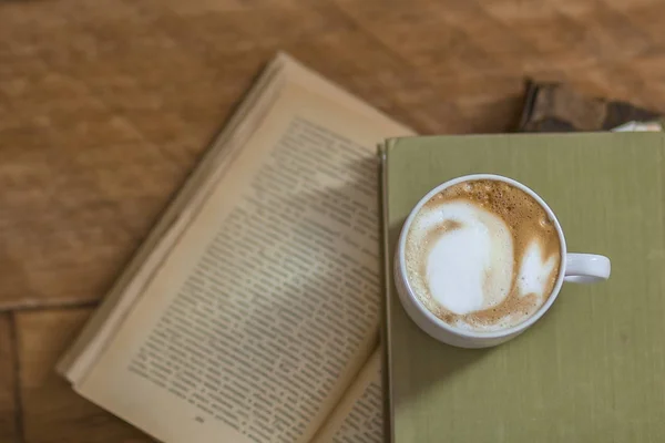 Tasse Café Latte Cappuccino Avec Livre Dans Café — Photo