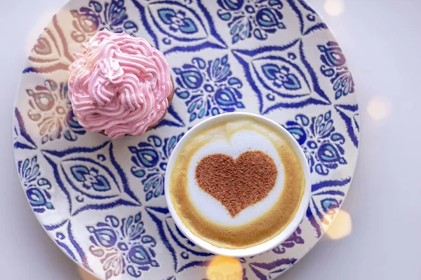 Cappuccino Heart White Cup Cupcake Cream — Stock Photo, Image