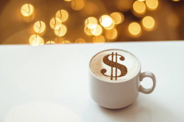 Noel kapuçino Noel ağacı ile