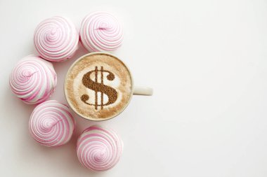 Noel kapuçino Noel ağacı ile