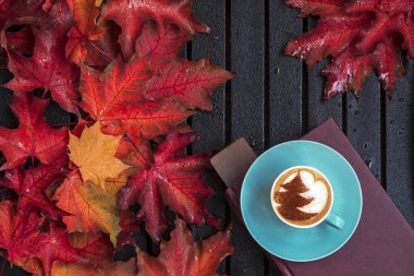 Noel ağacı, latte sanat kahve Kupası üzerinde çizim