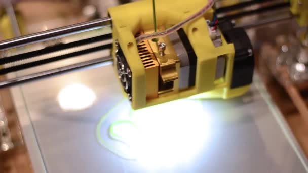 3D nyomtató működik — Stock videók