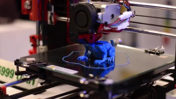 Пластиковая печать 3D принтера — стоковое видео