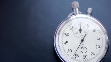 Yakın çekim chronograph eylem gösteren video