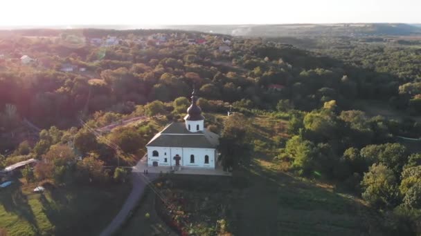 Luchtfoto Van Enquête Van Dorpskerk — Stockvideo